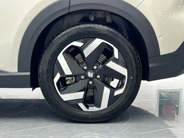 Baojun Yunhai — Фото автомобиля 24
