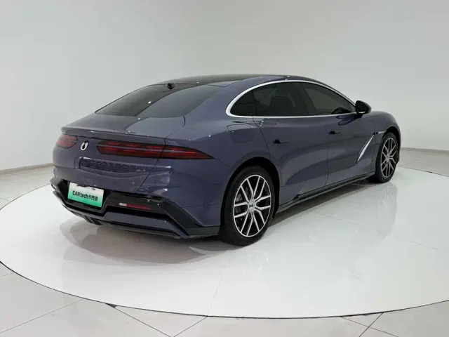 Denza Z9 — Фото автомобиля 23