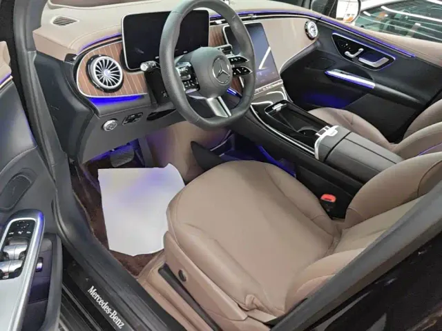Mercedes-Benz EQE SUV — Фото автомобиля 14