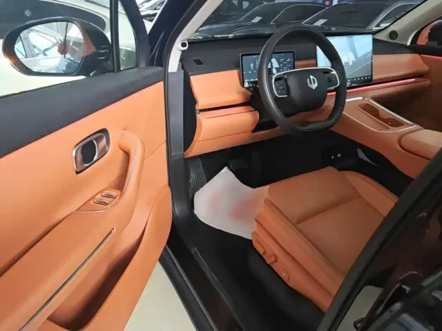 Leapmotor C16 — Фото автомобиля 14