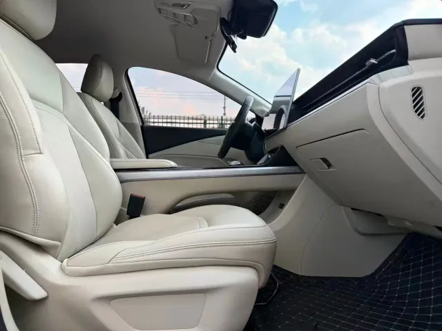 Wuling Starlight — Фото автомобиля 14