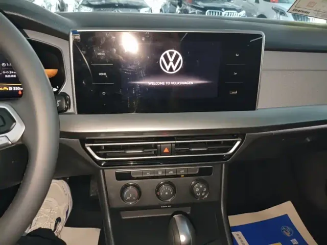Volkswagen Lavida — Фото автомобиля 12