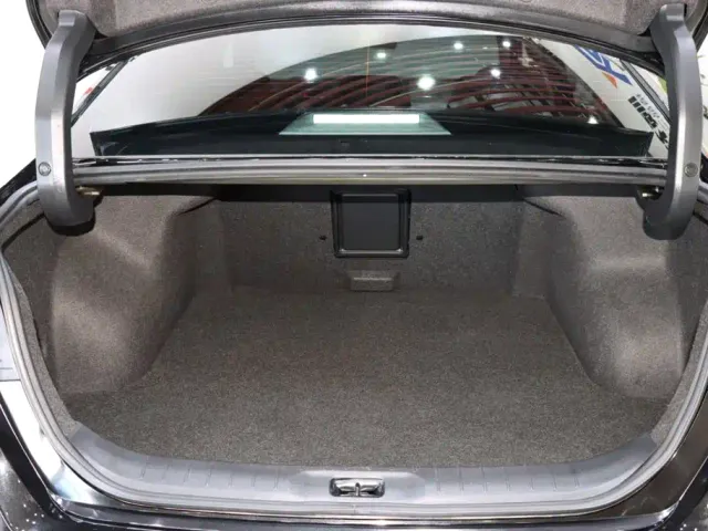 Nissan Teana — Фото автомобиля 16