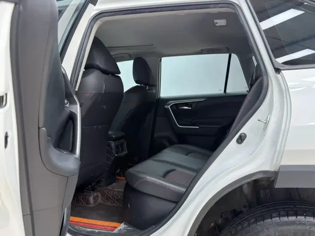 Toyota RAV4 Rongfang Dual Engine E+ — Фото автомобиля 6