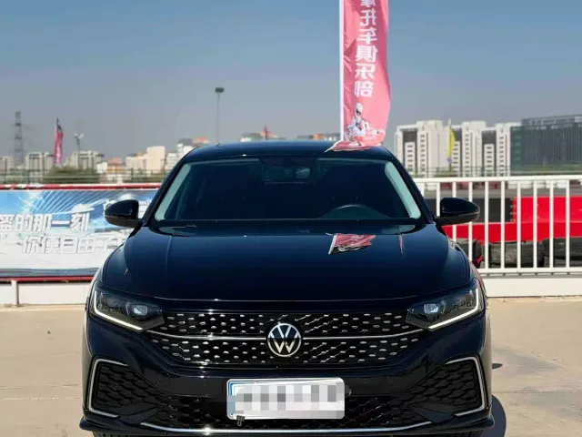 Volkswagen Passat — Фото автомобиля 2