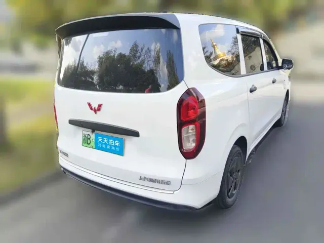 Wuling Hongguang — Фото автомобиля 2