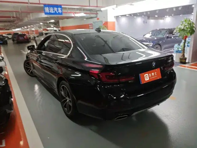 BMW 5 Series — Фото автомобиля 4