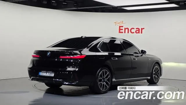 BMW 7 Series — Фото автомобиля 2