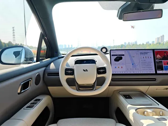 Li Auto i6 — Фото автомобиля 13