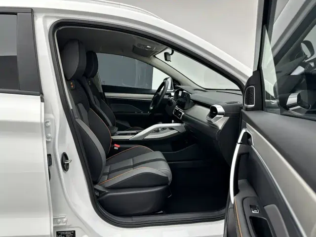 Geely Binyue — Фото автомобиля 17