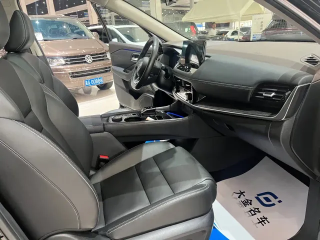Nissan X-Trail — Фото автомобиля 10