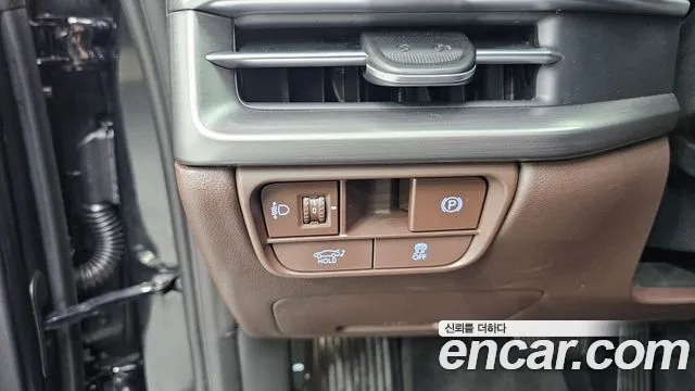 Hyundai Grandeur Grandeur (GN7) 2.5 Бензин 2WD — Фото автомобиля 19