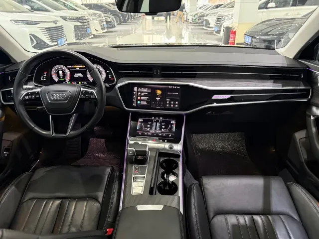 Audi A6L — Фото автомобиля 13