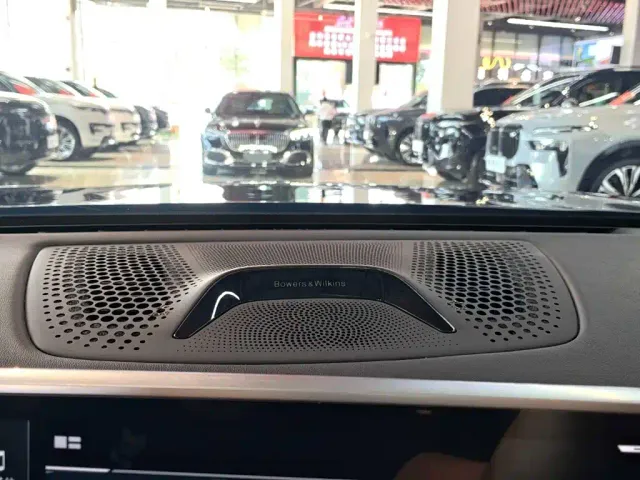 BMW 7 Series — Фото автомобиля 25