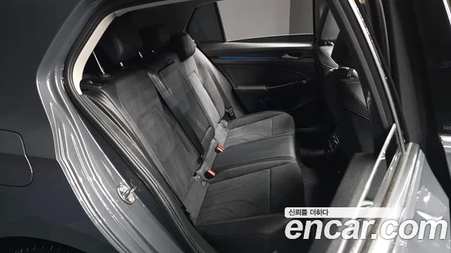 Volkswagen Golf Golf 8 поколение 2.0 TDI Prestige — Фото автомобиля 12