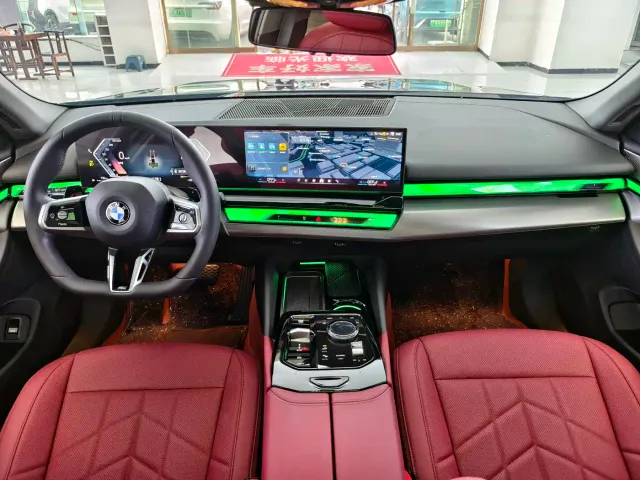 BMW 5 Series — Фото автомобиля 15