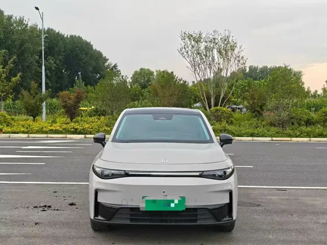 Leapmotor C10 — Фото автомобиля 3