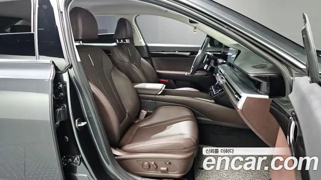Hyundai Grandeur Grandeur (GN7) 2.5 Бензин 2WD — Фото автомобиля 9