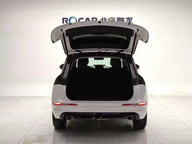 Lincoln Adventurer NEV — Фото автомобиля 4
