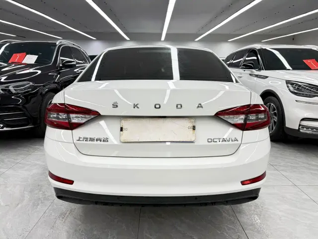 Skoda Octavia — Фото автомобиля 5