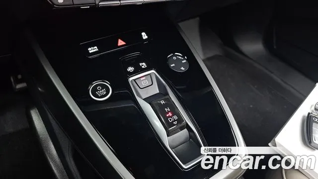 Audi Q4 e-tron F4 — Фото автомобиля 9