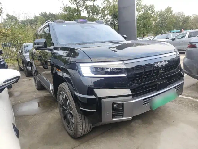 BYD FangChengBao Leopard 8 — Фото автомобиля 3