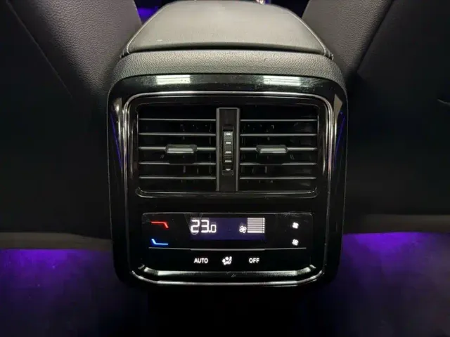 Volkswagen Passat — Фото автомобиля 15