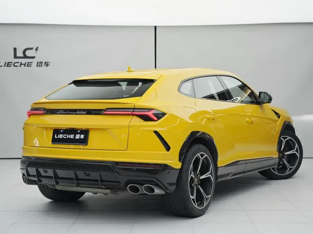 Lamborghini Urus — Фото автомобиля 5