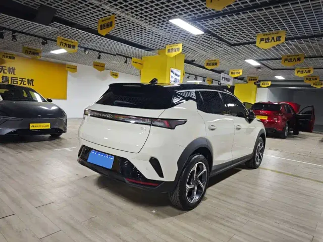 Lynk & Co 06 — Фото автомобиля 10