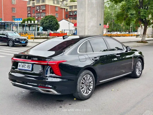 Hongqi H5 — Фото автомобиля 12