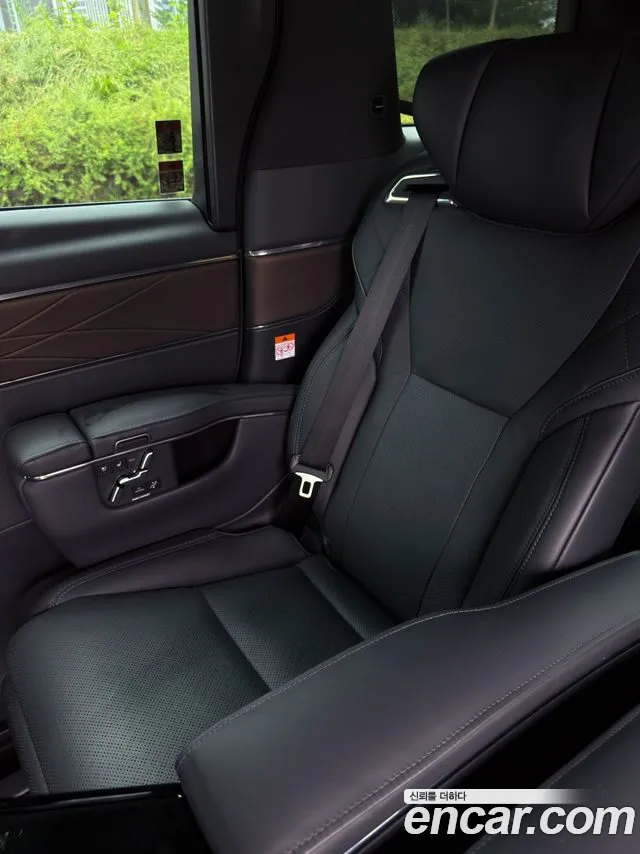 Toyota Alphard Generation 4 — Фото автомобиля 11
