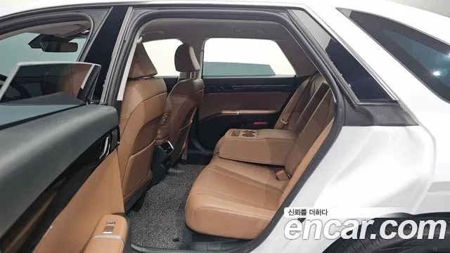 Hyundai Grandeur Grandeur (GN7) 2.5 Бензин 2WD — Фото автомобиля 11