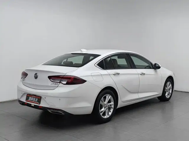 Buick Regal — Фото автомобиля 2
