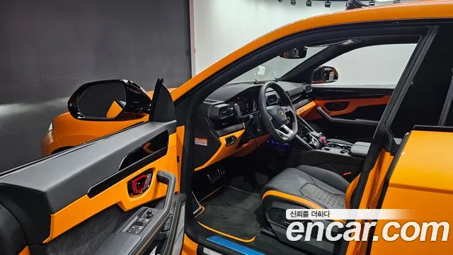 Lamborghini Urus — Фото автомобиля 10