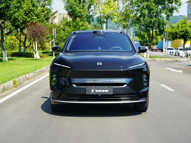 Nio ES8 — Фото автомобиля 2