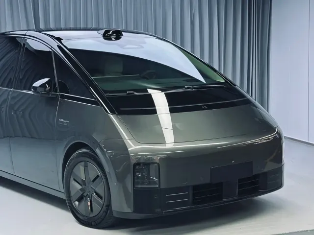 Li Auto MEGA — Фото автомобиля 27