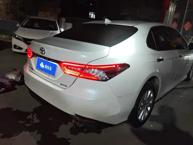Toyota Camry — Фото автомобиля 3