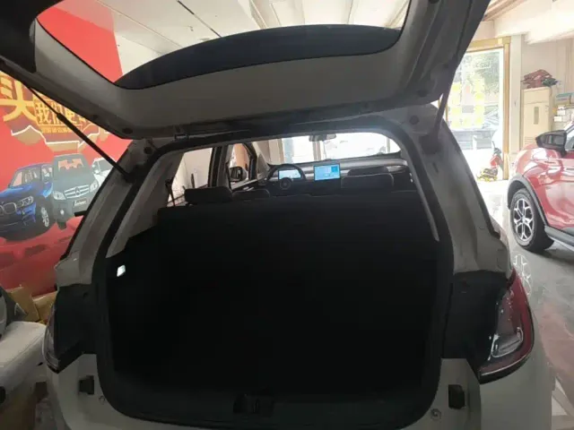 Baojun Cloud — Фото автомобиля 18