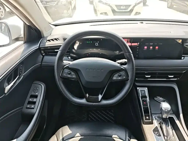 Roewe i5 — Фото автомобиля 10