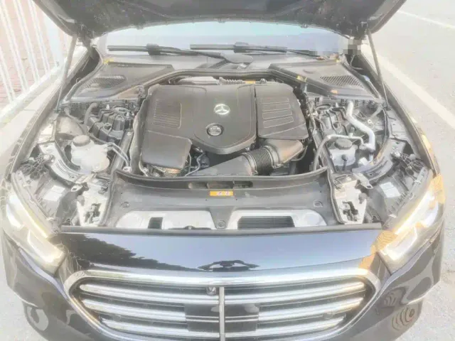 Mercedes-Benz E-Class — Фото автомобиля 9