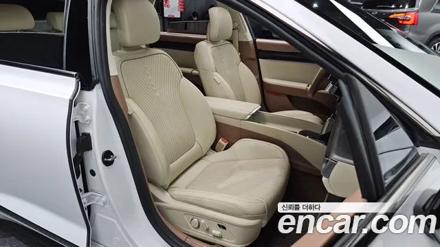 Hyundai Grandeur GN7 — Фото автомобиля 15