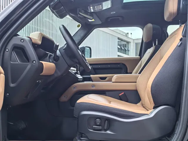 Land Rover Defender — Фото автомобиля 11