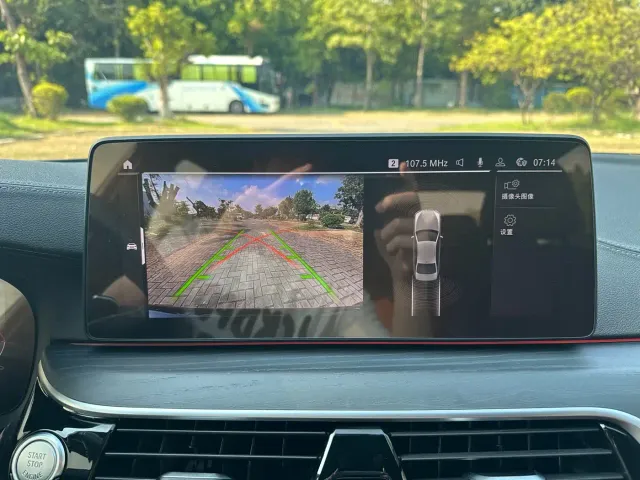 BMW 5 Series — Фото автомобиля 8