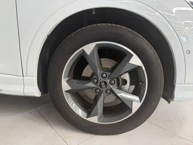 Audi Q3 — Фото автомобиля 21
