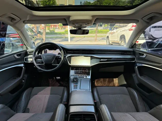 Audi A7L — Фото автомобиля 12
