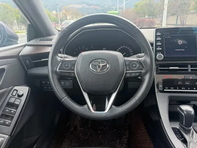 Toyota Avalon — Фото автомобиля 10