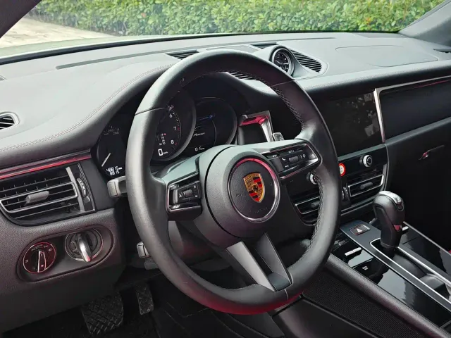 Porsche Macan — Фото автомобиля 14