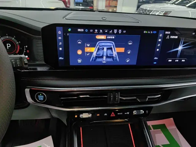 Ford Explorer — Фото автомобиля 12