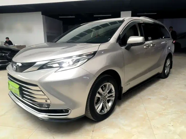 Фотография автомобиля — Toyota Sienna
