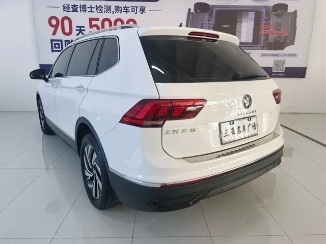Volkswagen Tiguan L — Фото автомобиля 7